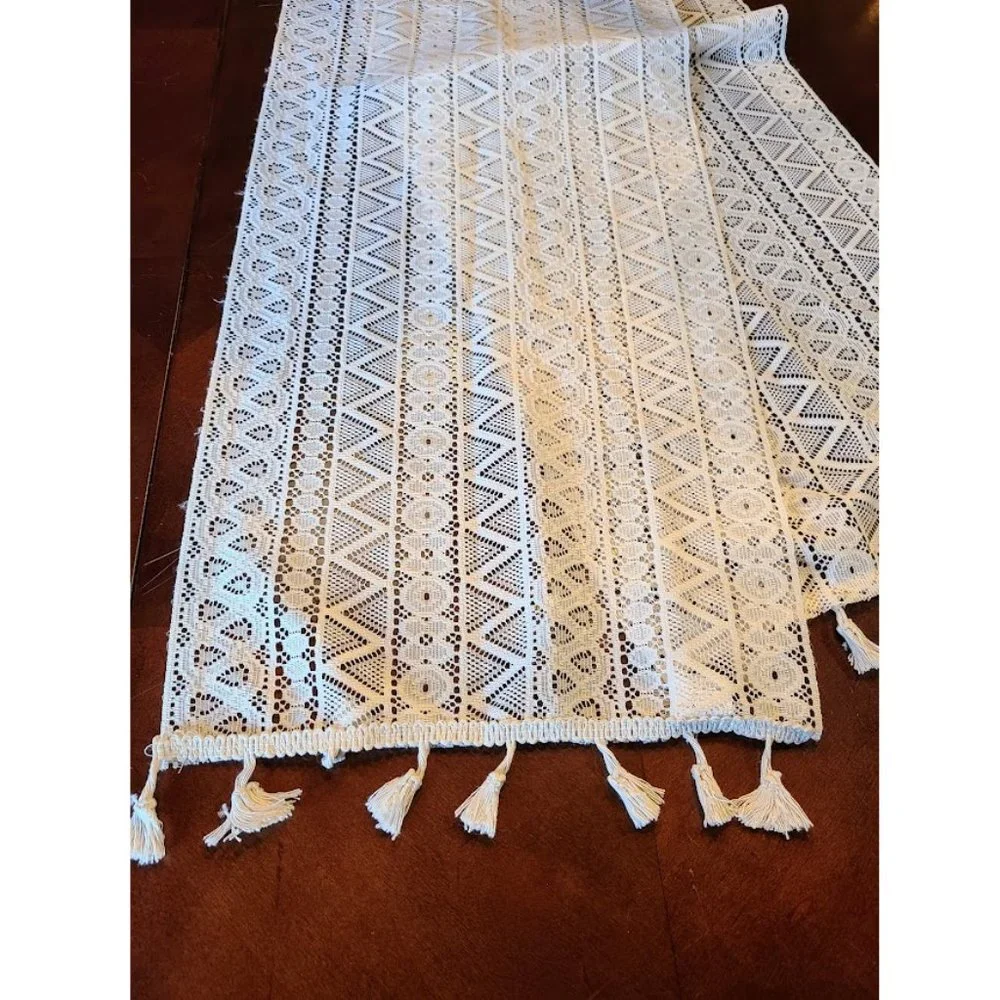 Crocheted Boho Table Runner Bohemian Cottage Farmhouse Decor Decorative Cloth - Picture 3 of 9